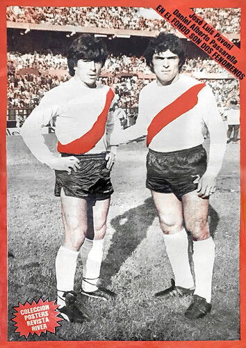 revista-river-plate-agosto-1980-gira-estados-unidos-D_NQ_NP_827060-MLA29622207007_032019-F