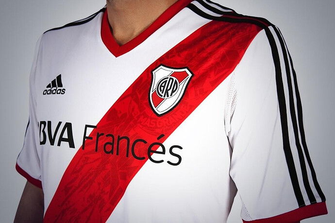 camiseta-adidas-titular-river-plate-2013-2014-detalle