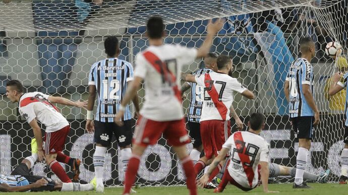 borre-gol-mano-river-gremio-20181031