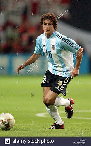 pablo-aimar-argentina-valencia-fc-japon-sapporo-sapporo-dome-07-junio-2002-h9f9g4