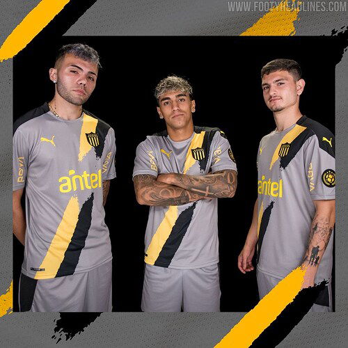 penarol-2021-22-away-kit-2
