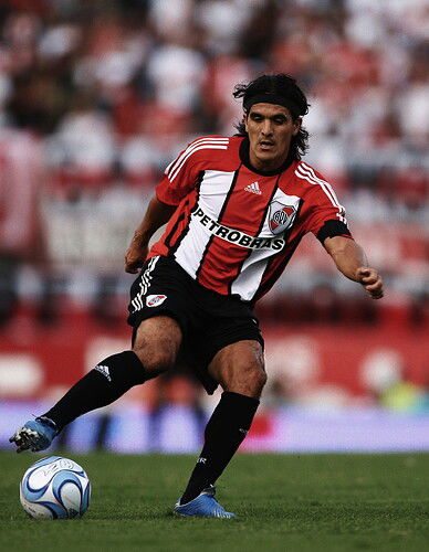 Ariel Ortega - River 08