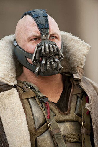 exclusive-image-of-tom-hardy-as-bane-in-the-dark-knight-rises