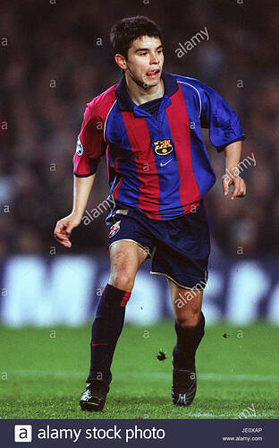 javier-saviola-el-fc-barcelona-camp-nou-barcelona-05-de-diciembre-de-2001-je0xap