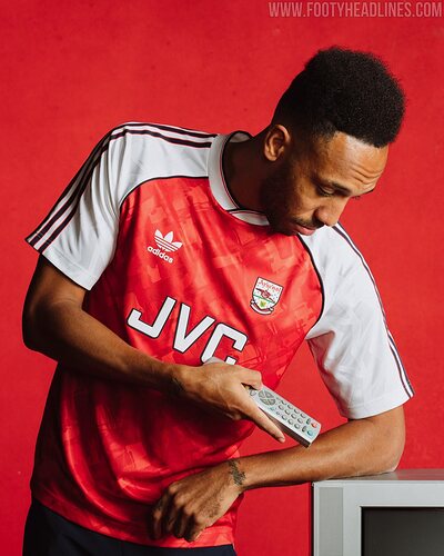 arsenal-releases-iconic-adidas-originals-collection-2