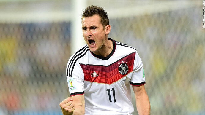 140621222434-miroslav-klose-celebrates-horizontal-large-gallery