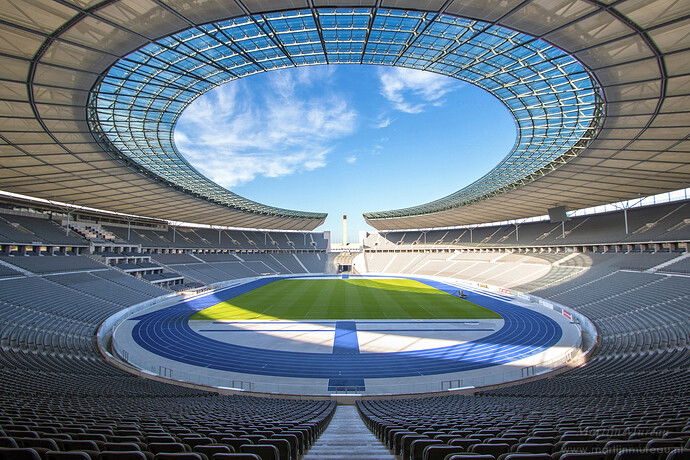 Olympiastadion_Berlin_Sep-2015