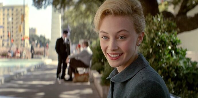 Sarah-Gadon-as-Sadie-Dunhill-hairstyle-in-11.22.63-950x473