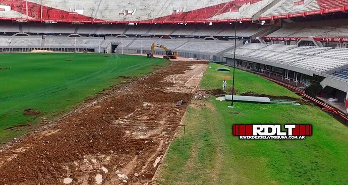 AVANZA-LA-OBRA_tractor_-.-Las-modificaciones-en-el-Monumental-continuan-y-la-pista-de-a-575-X-1080-