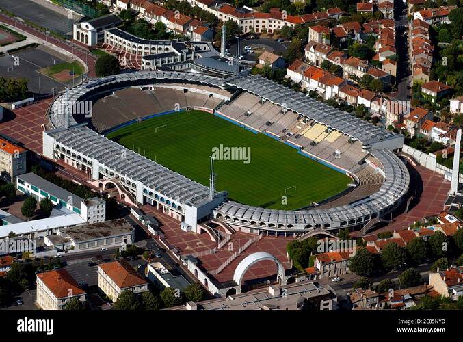 una-vista-aerea-del-estadio-chaban-delmas-en-burdeos-suroeste-de-francia-en-esta-foto-tomada-el-20-de-septiembre-de-2006-burdeos-es-una-de-las-ciudades-anfitrionas-francesas-para-el-torneo-de-la-copa-mundial-de