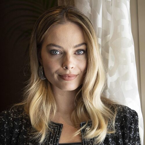 margot-robbie-bombshell-press-conference-photoshoot-more-photos-20-1016366064