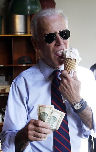 vice-president-joe-biden-national-ice-cream-day_01-web1