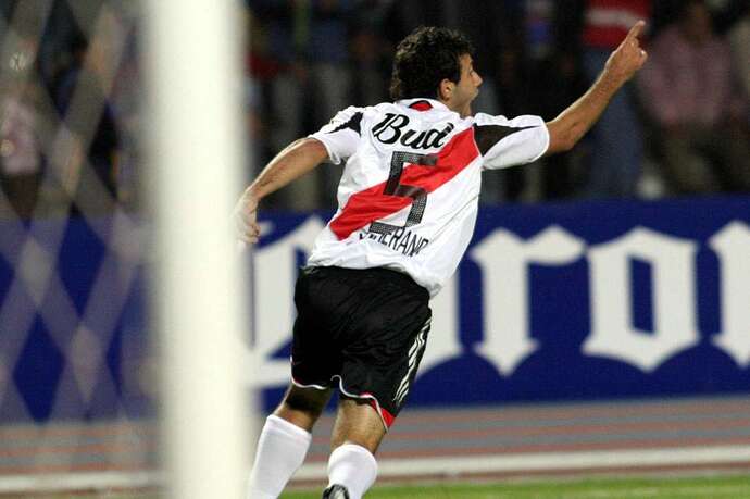 javier-mascherano-olmedo-river-plate-copa-libertadores-2005_1102p9qafnb6r1q3xg7dhyt6kd