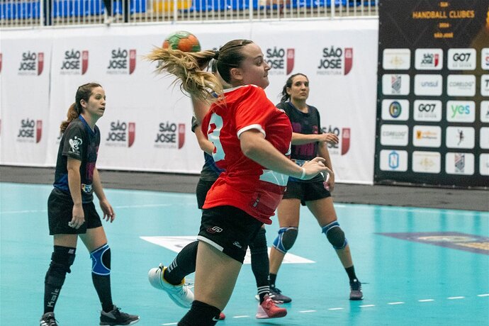 Photo by Fe.Me.Bal. on May 23, 2024. May be an image of 3 people, people playing voleyball, sports equipment and text that says 'OSE JOsc お JOSE KANDBALLCLUBC HANDBALL CLUBcS A SÁO OSE RdO SẢO JOSE 5og JOSE GOT JO