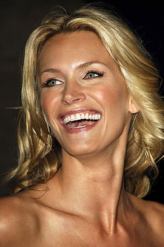 740full-natasha-henstridge-1629084017