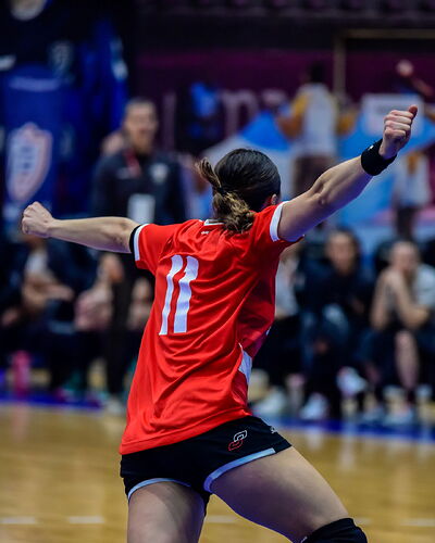 Photo by Peri Soler (Federico) on August 30, 2024. May be an image of 3 people, people playing voleyball and text.