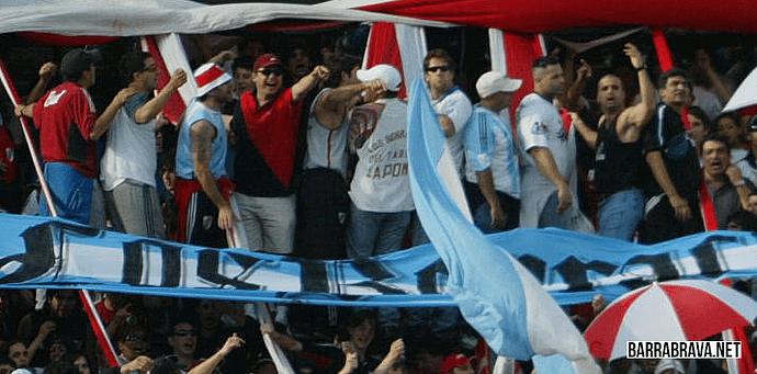 los-borrachos-del-tablon-river-plate-79-114124-barrabrava-net