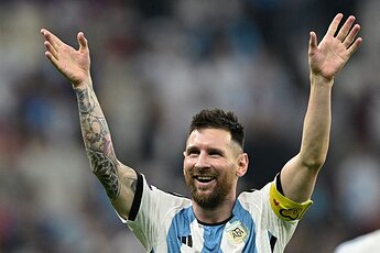 Qatar-argentina-croacia-festejo-messi-foto-JUAN-MABROMATA-AFP-2-1024x683