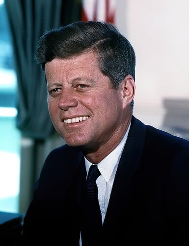 John_F._Kennedy,_White_House_color_photo_portrait