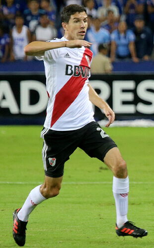 1200px-Emelec_0_River_1_(Ignacio_Martín_Fernández)
