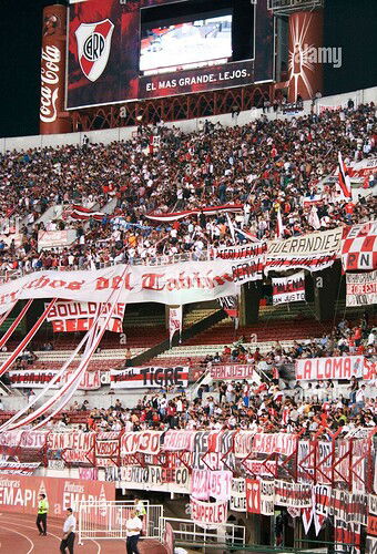 spectators-at-the-estadio-monumental-antonio-vespucio-liberti-2006