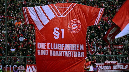 Bayern Fans Protest Against Colors of Oktoberfest Kit & Defaced Crest  (3)