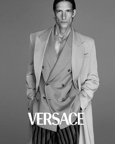 versace-17-01-2023-0001