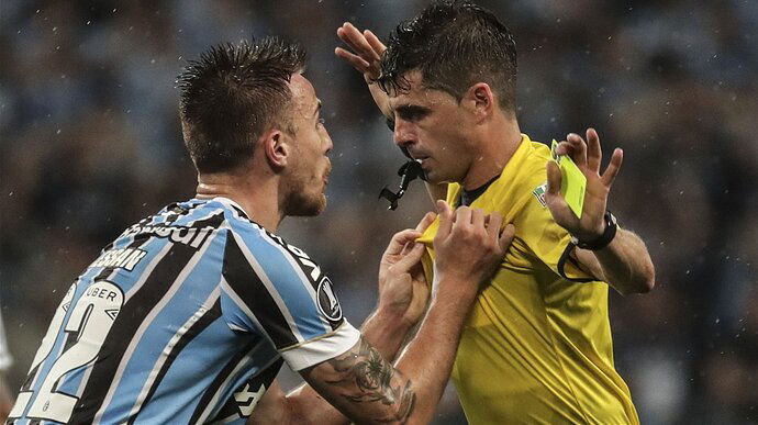 Bressan-gremio-vs-river-1920-1