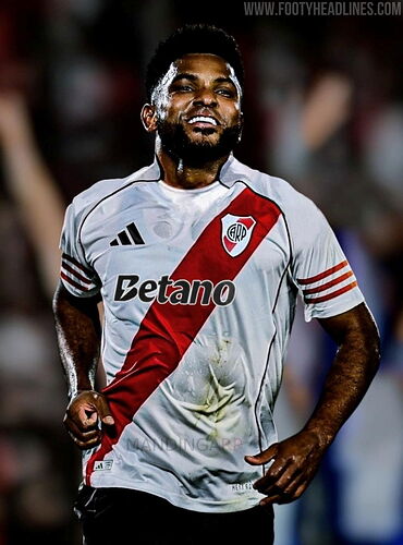 river-plate-25-26-home-kit (2)