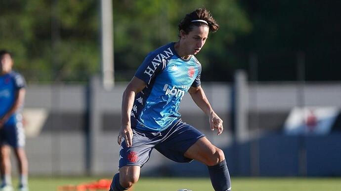volante-galarza-durante-treino-do-vasco-1619019674947_v2_900x506