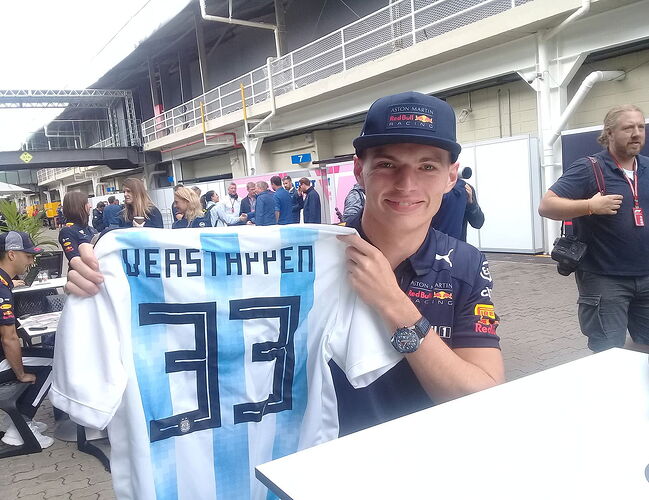 Max-Verstappen-2