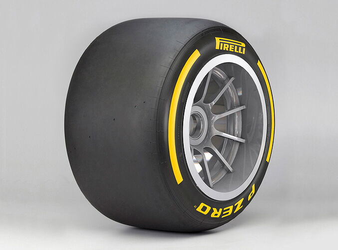 neumatico-medio-pirelli-2022-soymotor