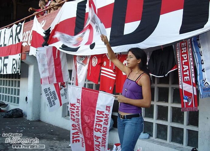 venta.banderas.monumental.2006