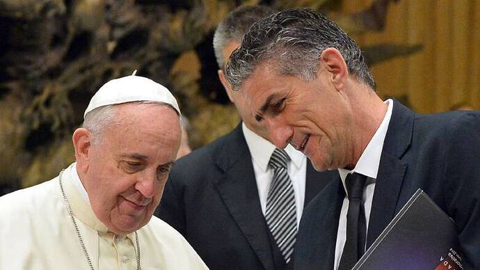 bauza-visito-al-papa-francisco-luego-de-salir-WKKUAT5YP5GC5CSM4A4LPC4QFM