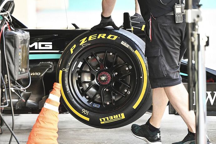 pirelli-tyre-on-the-car-george