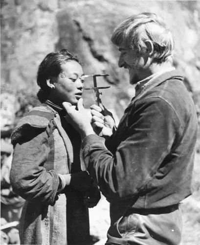 craniology-measuring-tibetan-woman