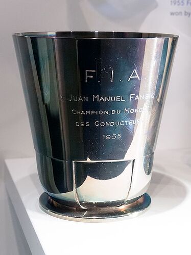 Formula_One_drivers'_world_championship_cup_1955_Juan_Manuel_Fangio_Mercedes-Benz_Museum