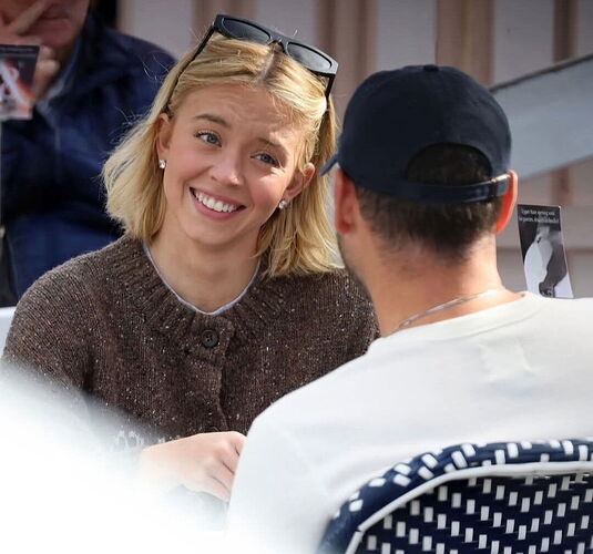 Screenshot_20251121-215403.Facebook