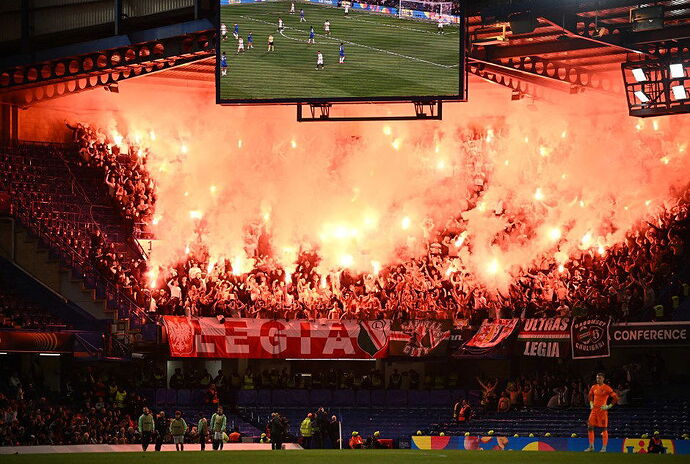 2025-legia-warsaw-fans-let-988009414