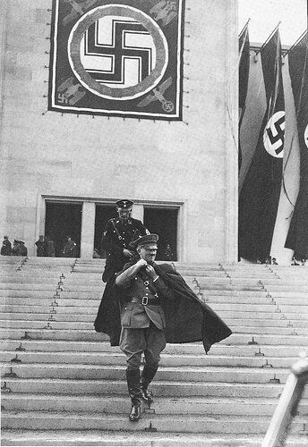 Adolf_Hitler_Nuremberg_1930s