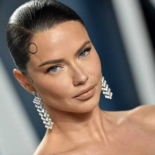 adriana-lima-attends-the-2020-vanity-fair-oscar-party-news-photo-1583499865