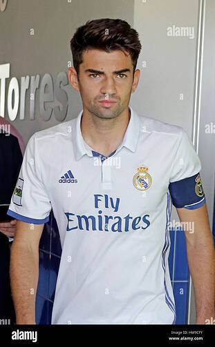 jugador-de-futbol-enzo-zidane-durante-el-partido-de-la-segunda-division-b-entre-fuenlabrada-vs-real-madrid-castilla-en-fuenlabrada-el-domingo-25-de-septiembre-de-2016-hm9cfy