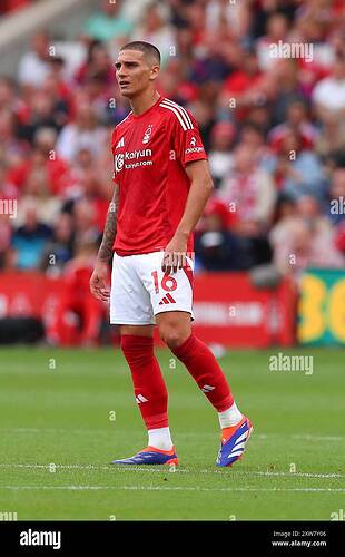 nicolas-dominguez-of-nottingham-forest-during-the-nottingham-forest-fc-v-bournemouth-fc-english-premier-league-match-at-the-city-ground-nottingham-england-united-kingdom-on-17-august-2024-2XW7Y06