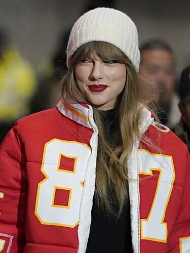 chiefs-taylor-swift-kelce-red-puffer-jacket-40308573765888