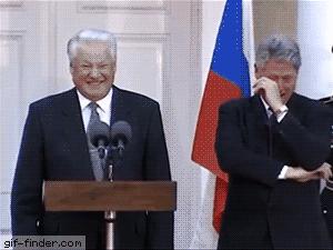 Clinton riendo con Yeltsin