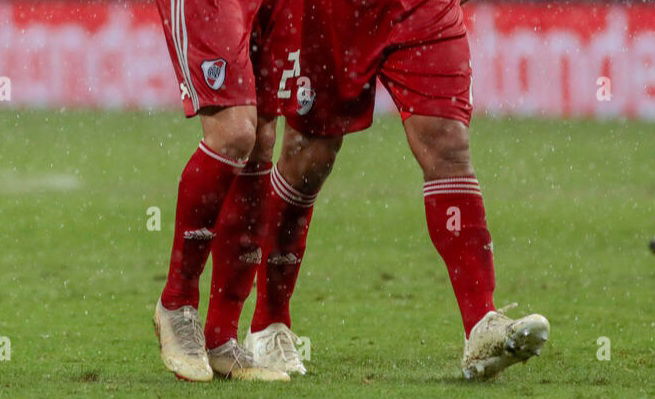 porto-alegre-rs-10-30-2018-copa-libertadores-2018-gremio-x-river-plate-enzo-perez-hacer-river-plate-durante-un-partido-en-el-estadio-arena-do-gremio-por-el-campeonato-de-la-copa-libertadores-2018-foto-jeferson-guareze-agif-pywd8n
