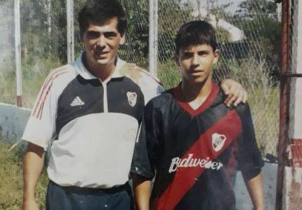 sergio-aguero-river-plate-2002_12lebgp4y1p1r193oje1u4bvrm