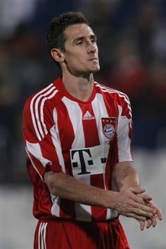 2803c36abc7d7c7812741d24edfb027e--miroslav-klose-futbol-soccer