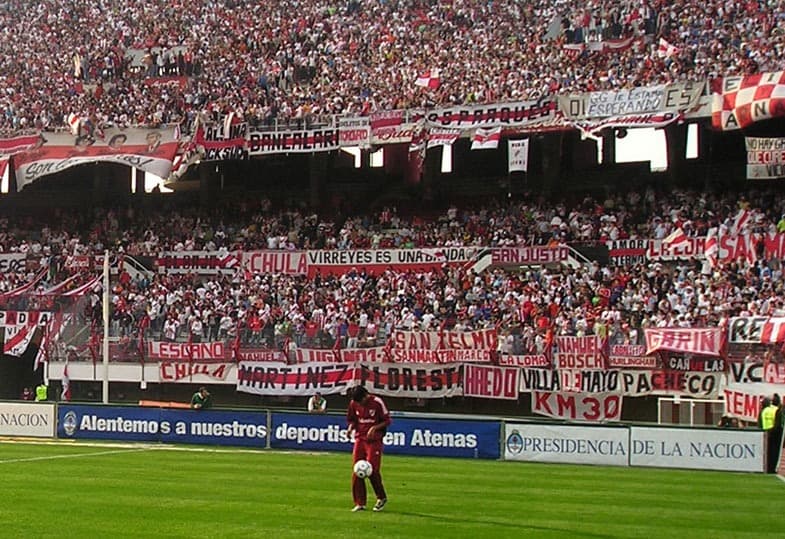 banderas.river.2004