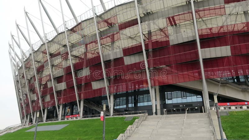 estadio-nacional-poland-pge-de-varsovia-en-la-luz-mañana-202458563